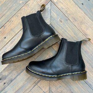 DR MARTEN Chelsea Boots